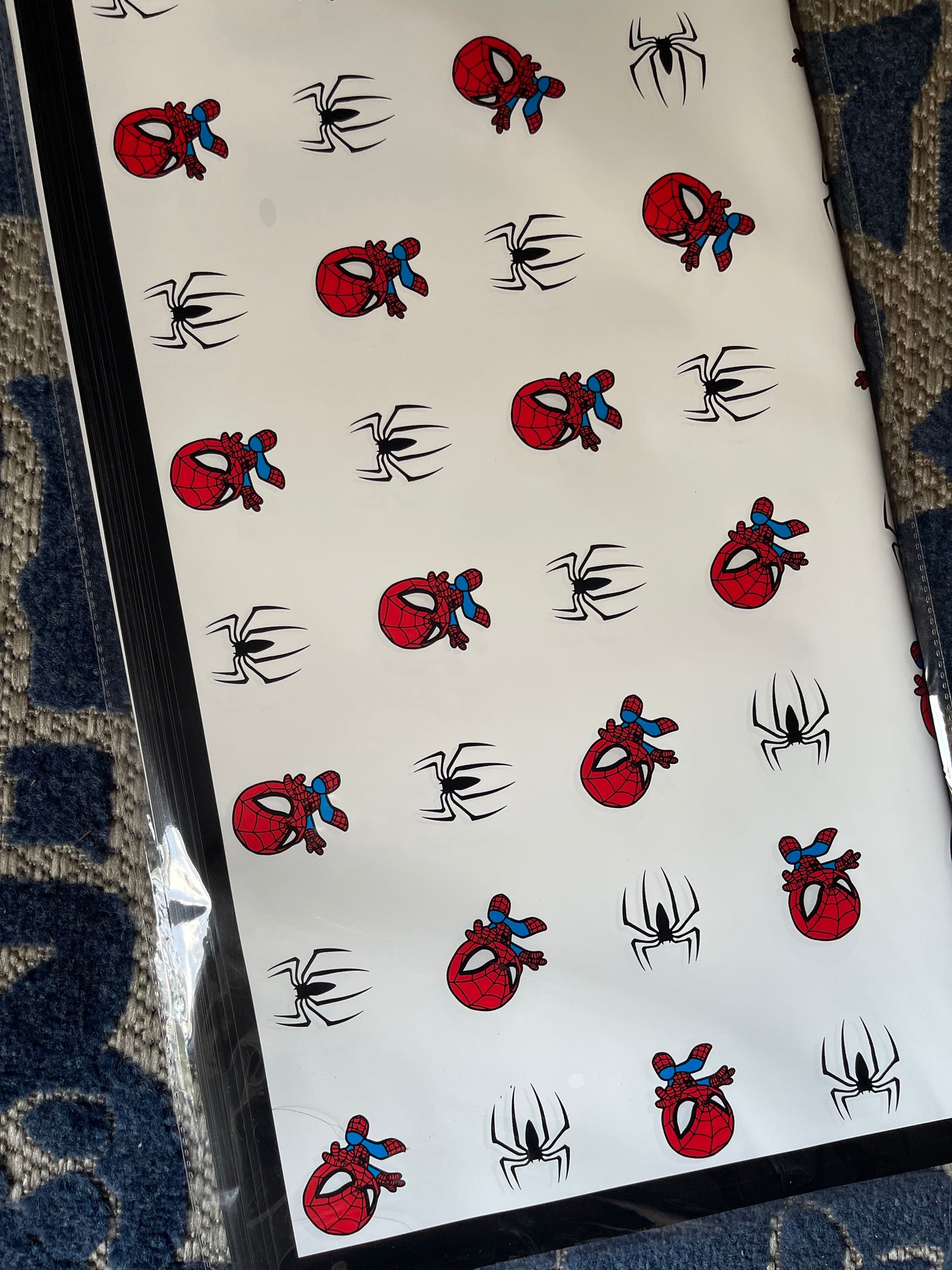 Spiddy/Web Floral Paper